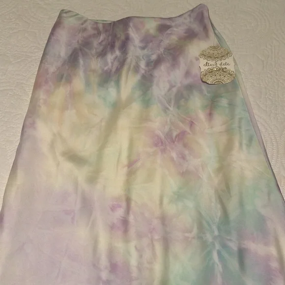 NWT Altar’d State Double Lined Tie Dye Satin Midi Skirt in Rainbow Multi Size XS - Picture 11 of 11